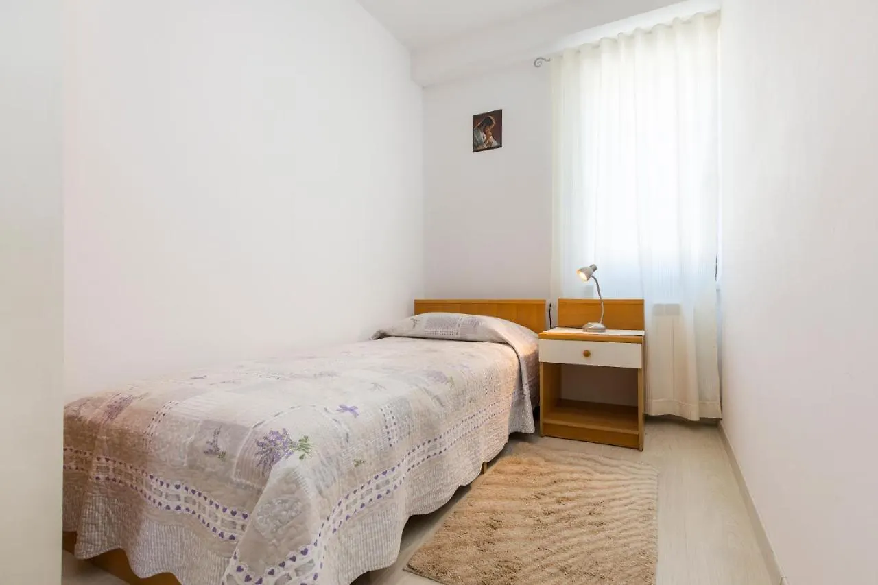 公寓 Apartmani Xenia & Desiderio 布泽特 克罗地亚