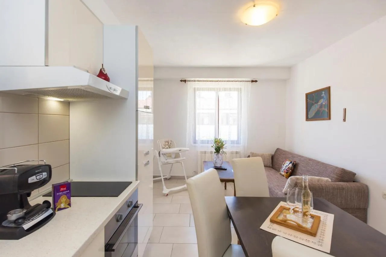 Apartmani Xenia & Desiderio Buzet 0*,