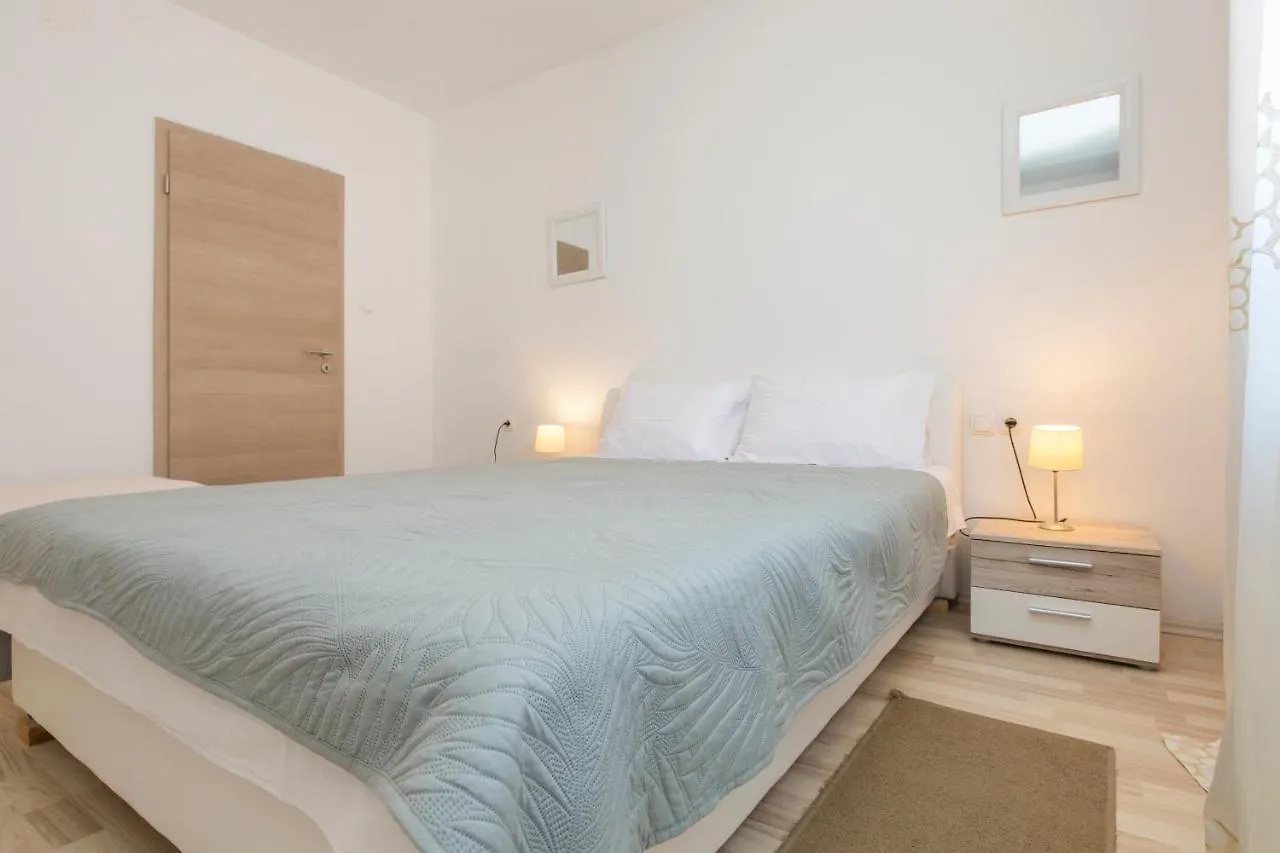 Apartmani Xenia & Desiderio Buzet Apartment