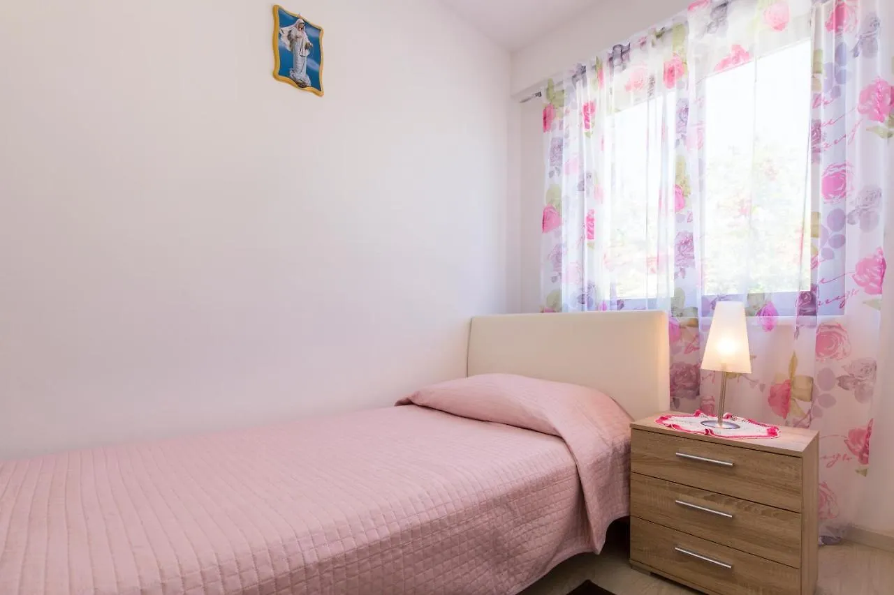 Apartment Apartmani Xenia & Desiderio Buzet Croatia